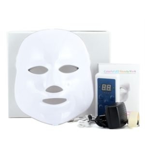 alt="Lichttherapie led masker om lichttherapie uit te voeren thuis - zeven verschillende kleuren - masker heeft de kleur wit"