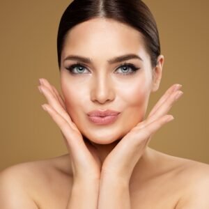 filler voor het gezicht op model hyaluronzuur filler