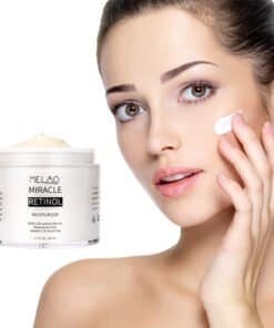 retinol creme met carnosine, hyaluronzuur, vitamine e, gezicht van een vrouw